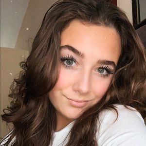 Meet your Posher, Madeleine